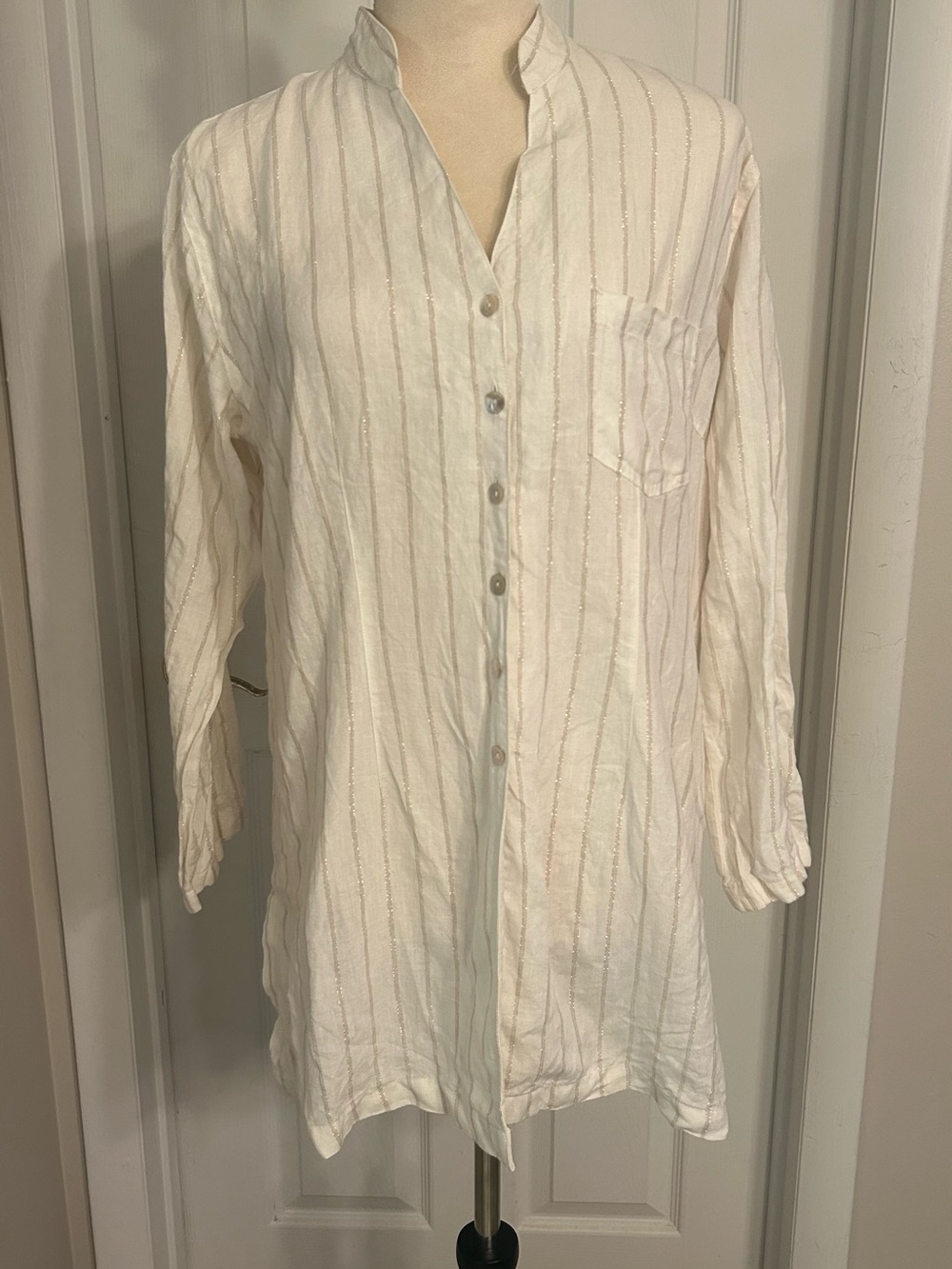 Chico's White Linen Blend Tunic Topwith Metallic Gold Stripes